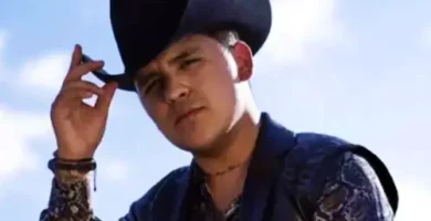 ChristianNodal_OjalaFueraCierto